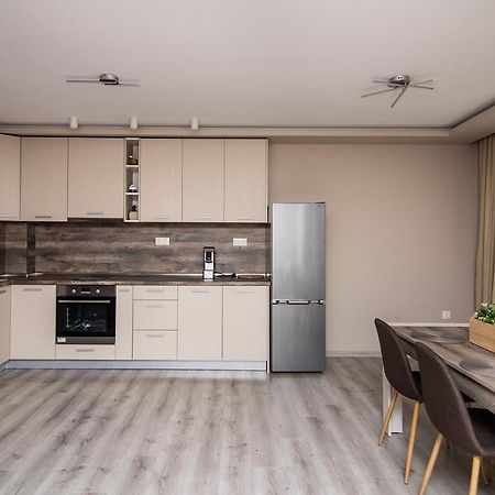 Cozy Flats Nearby Center Free Park Area Apartment Varna Ngoại thất bức ảnh