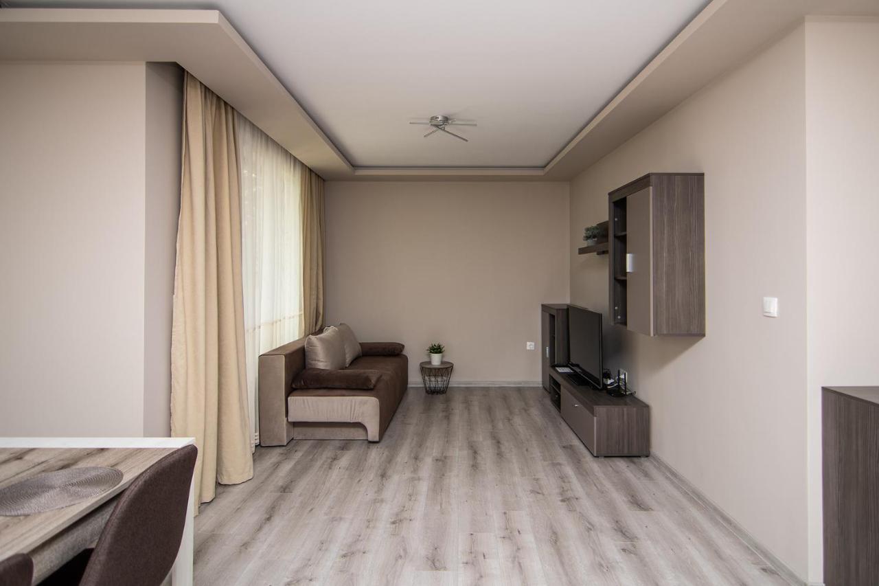 Cozy Flats Nearby Center Free Park Area Apartment Varna Ngoại thất bức ảnh