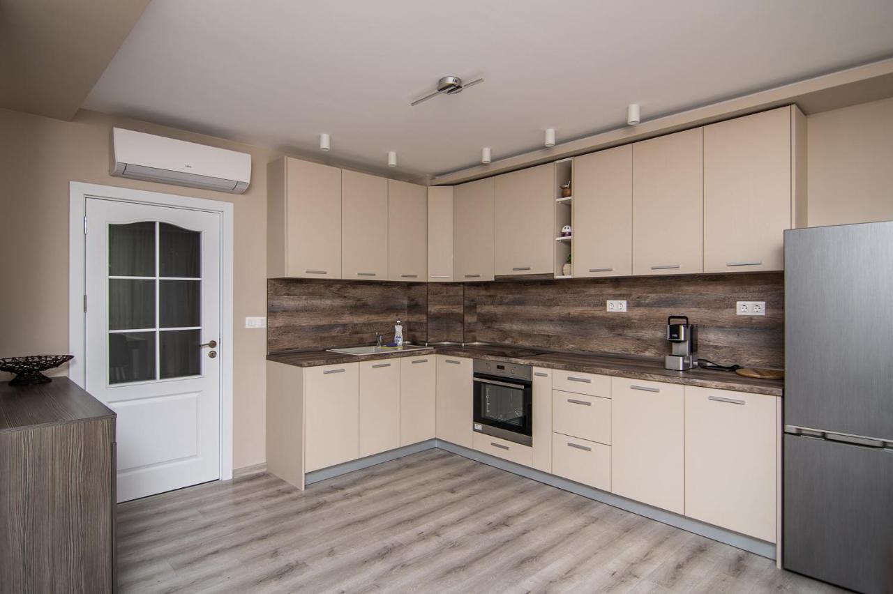 Cozy Flats Nearby Center Free Park Area Apartment Varna Ngoại thất bức ảnh