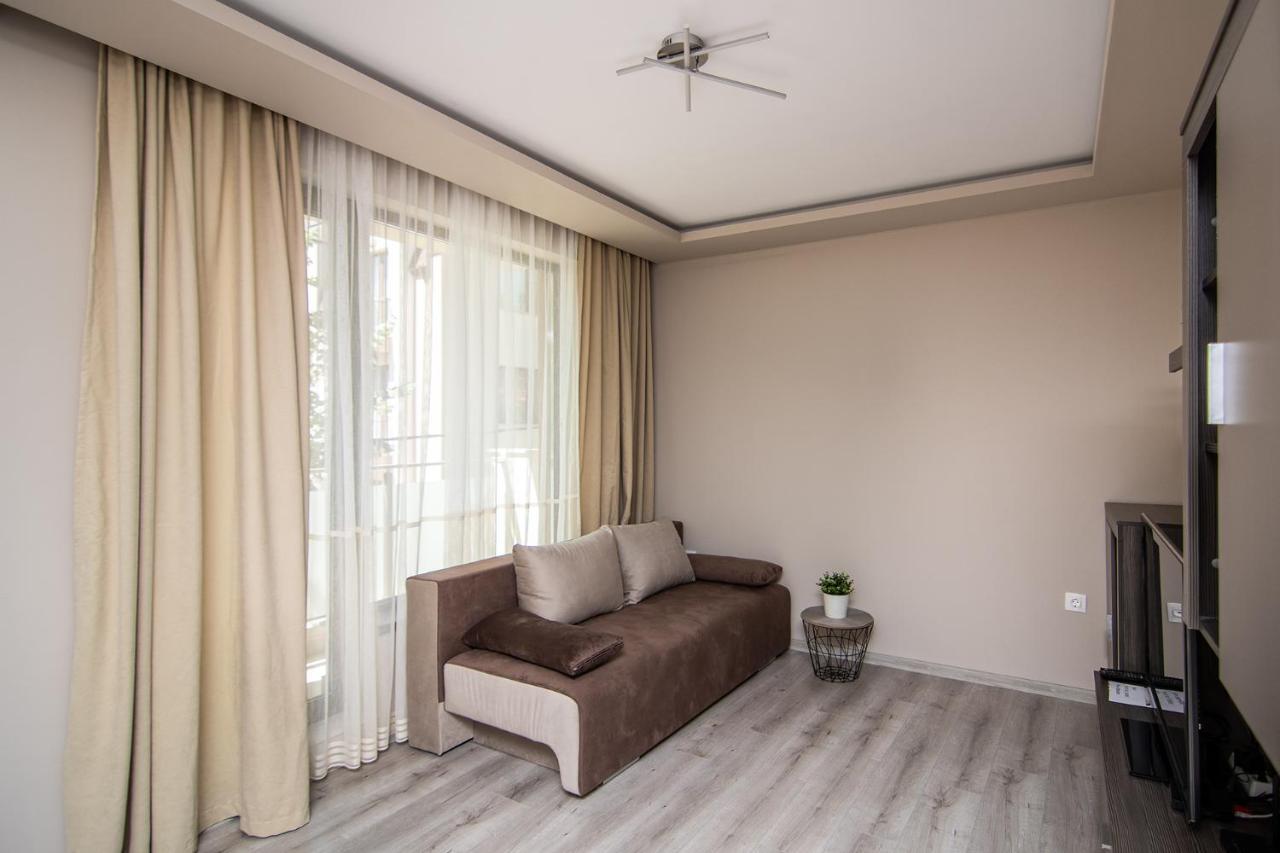 Cozy Flats Nearby Center Free Park Area Apartment Varna Ngoại thất bức ảnh