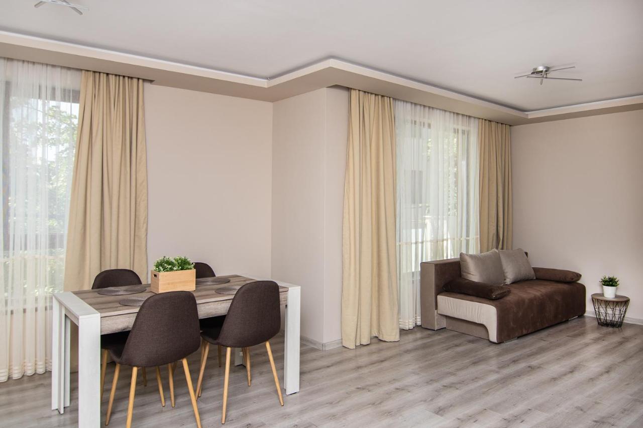 Cozy Flats Nearby Center Free Park Area Apartment Varna Ngoại thất bức ảnh