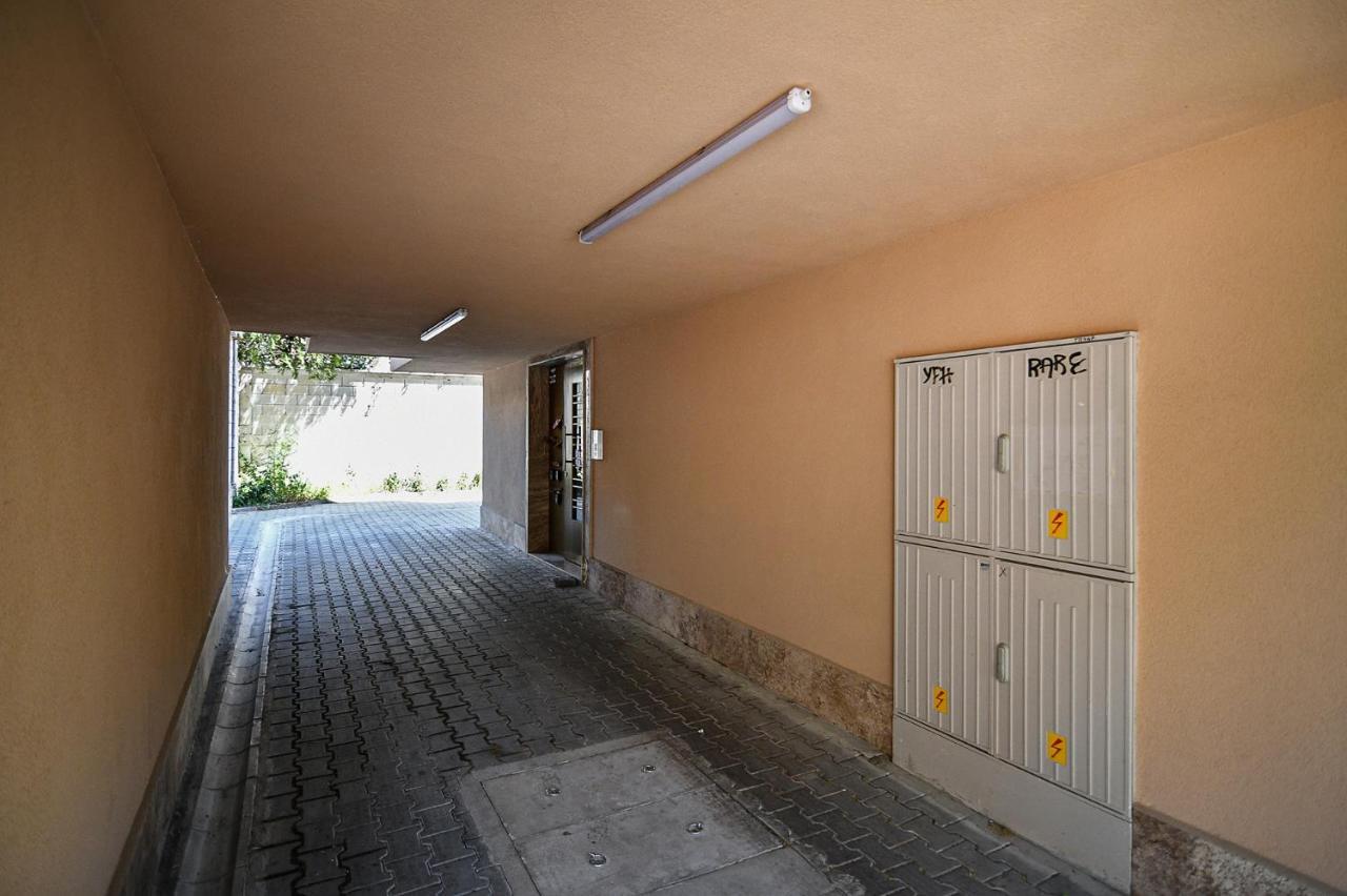 Cozy Flats Nearby Center Free Park Area Apartment Varna Ngoại thất bức ảnh